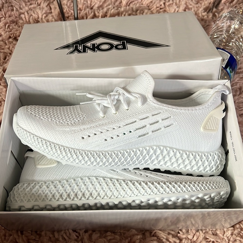 Pony White size 4 sneakers